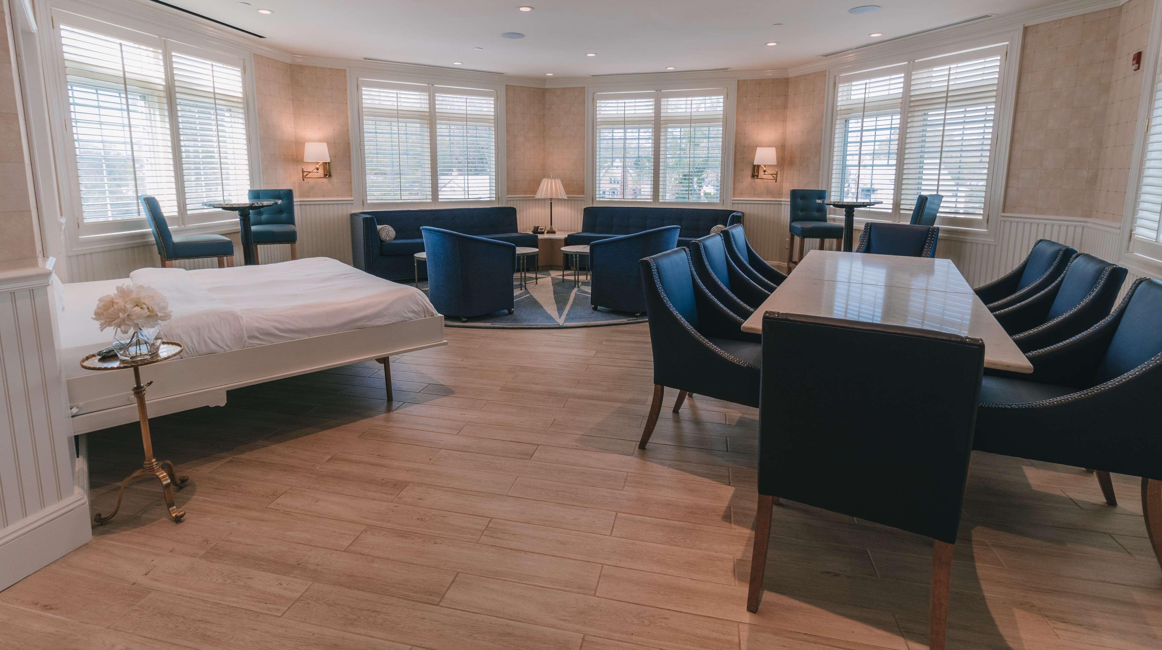 Madison Beach Hotel, Curio Collection By Hilton Ngoại thất bức ảnh